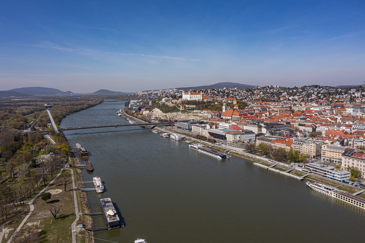 Rázusovo nábrežie