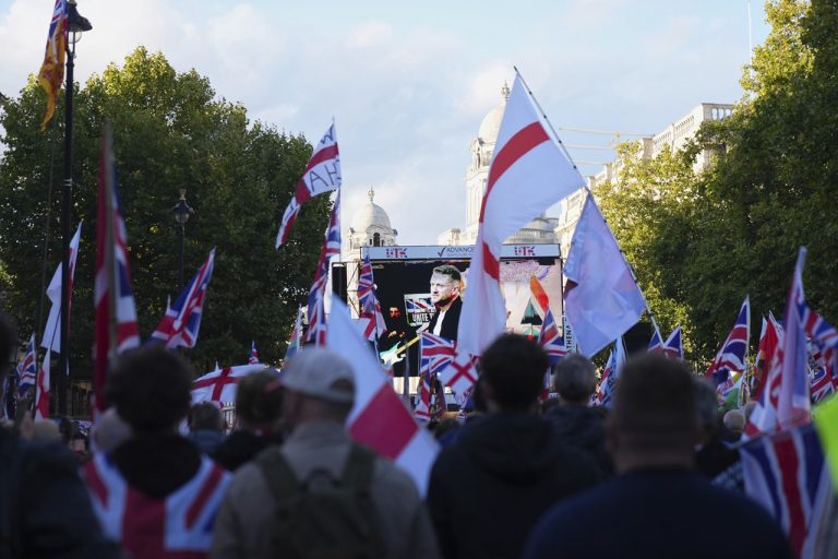Tommy Robinson Londýn protest 123