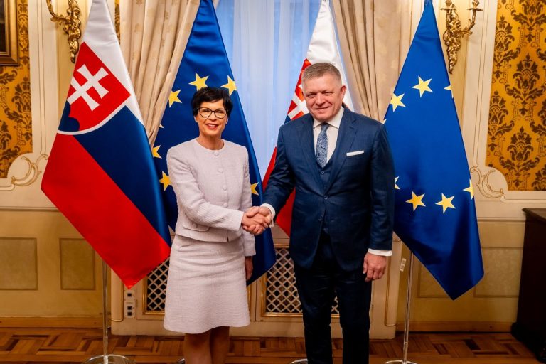 Predseda vlády SR Robert Fico prijal komisárku Európskej únie pre rozšírenie Martu Kosovú