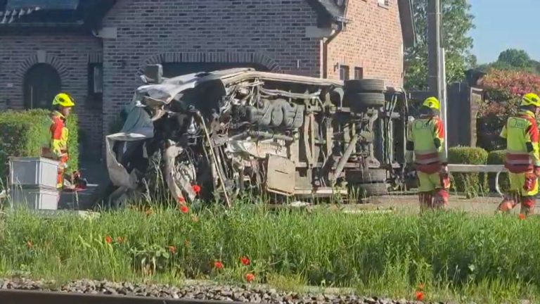 Belgicko - zrážka vlaku s autobusom