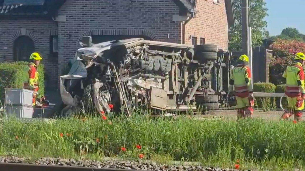 Belgicko - zrážka vlaku s autobusom