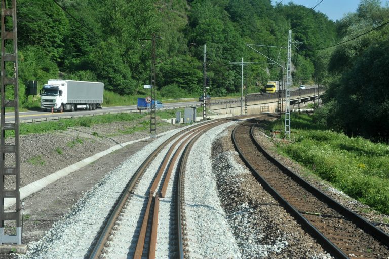 železničná trať Varín-Vrútky