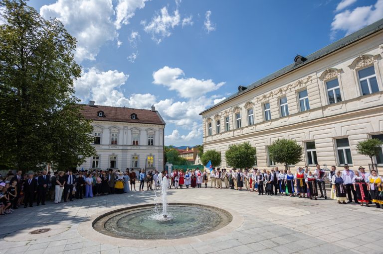 Memorandum národa slovenského sprievod