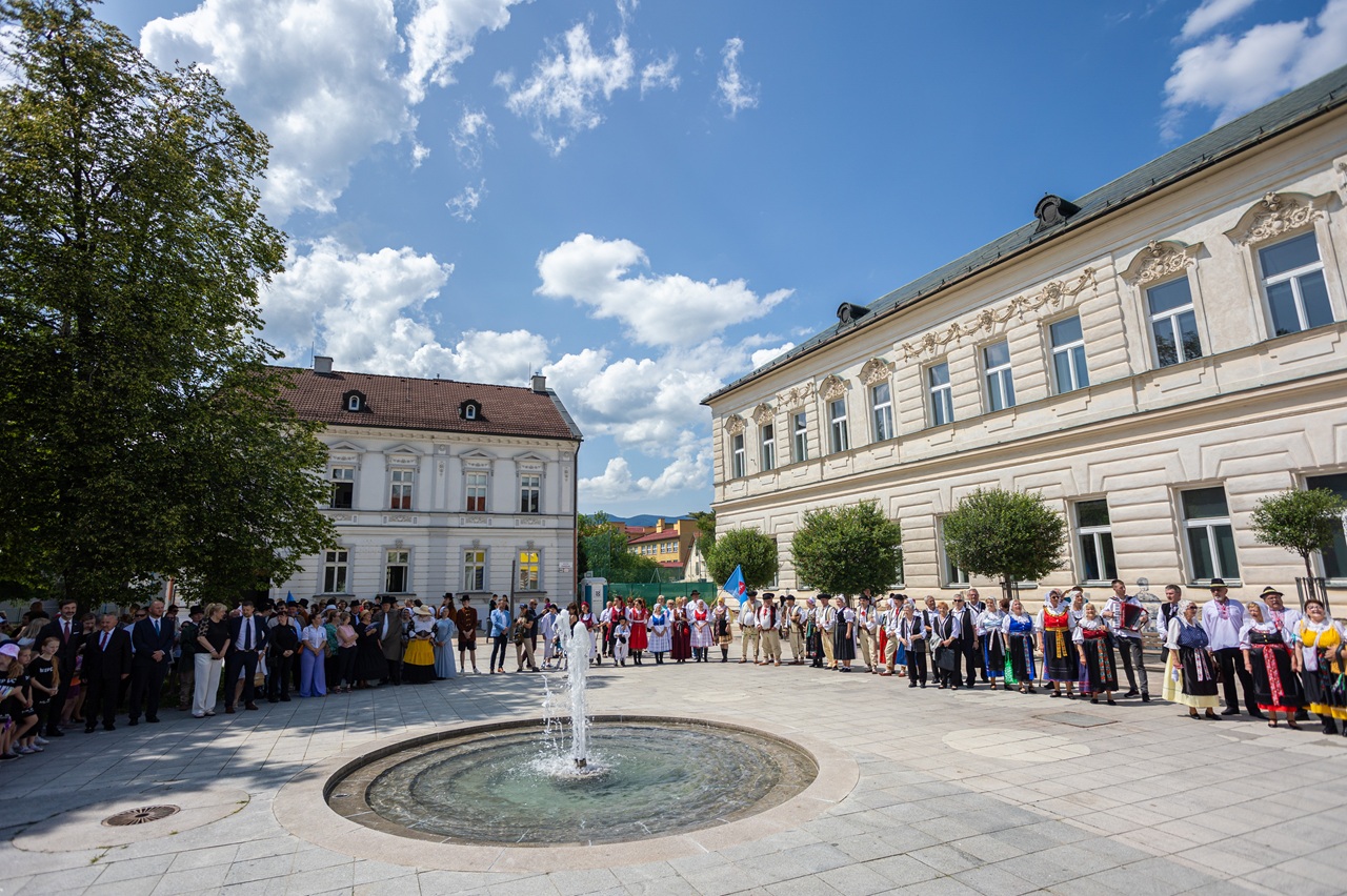 Memorandum národa slovenského sprievod