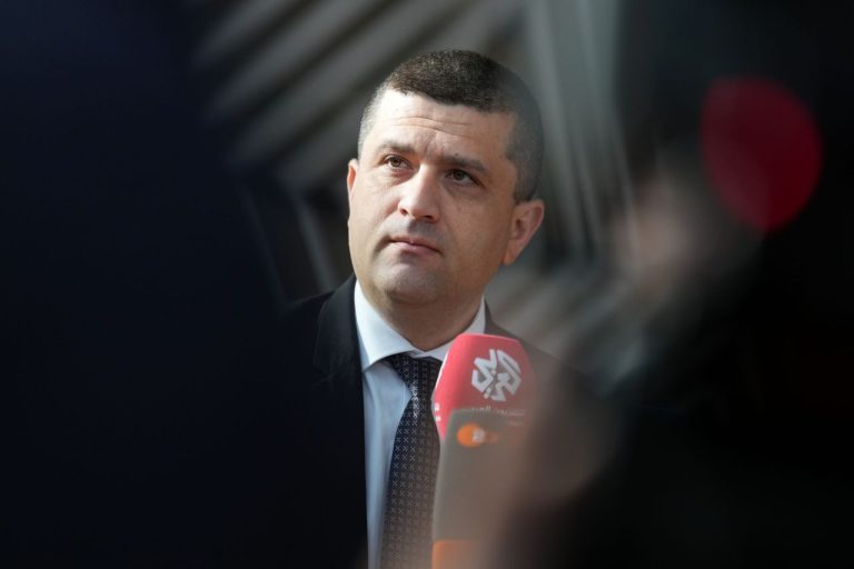 Rumunský minister obrany Radu-Dinel Miruta
