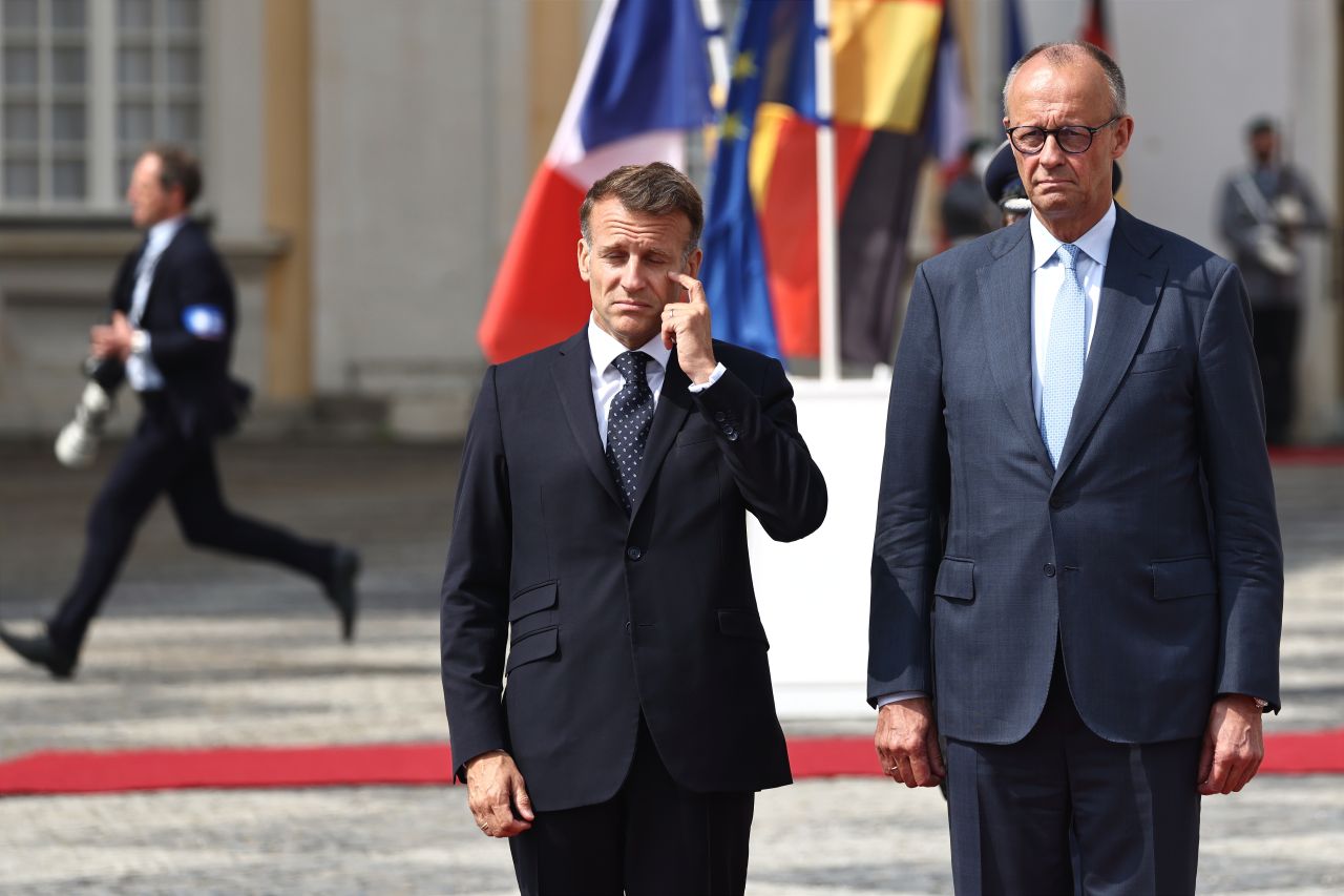Macron Merz