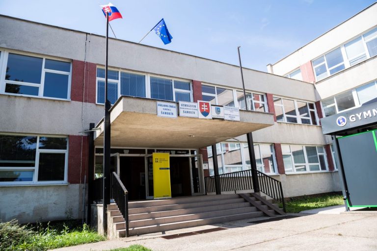 Gymnázium M. R. Štefánika v Šamoríne