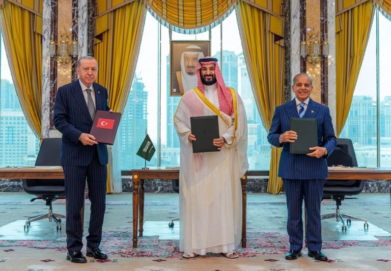 turecký prezident Recep Tayyip Erdogan, saudskoarabský princ Muhammad bin Salmán a pakistanský premiér Šahbáz Šaríf