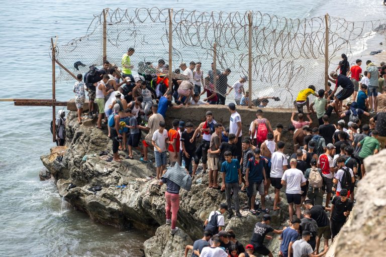 Ceuta migranti Maroko