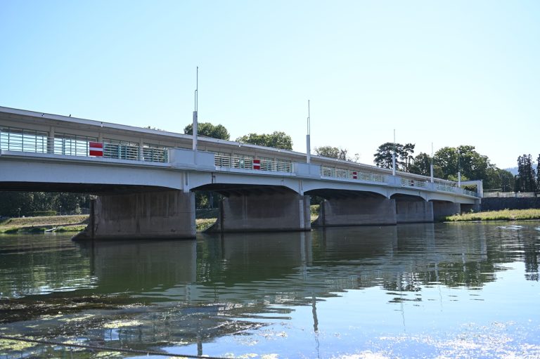 Kolonádový most