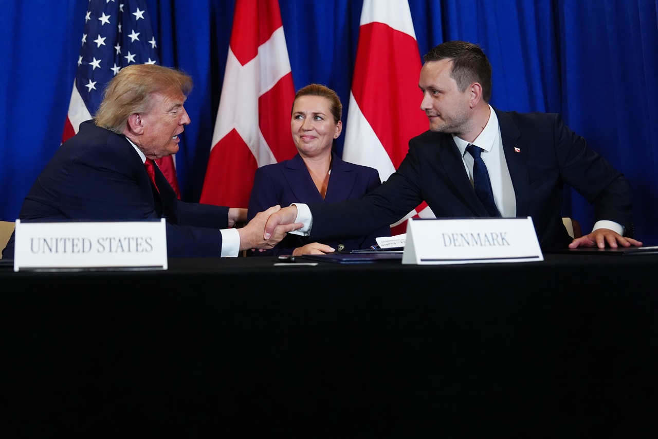 Donald Trump Mette Frederiksenová Jens-Frederik Nielsen