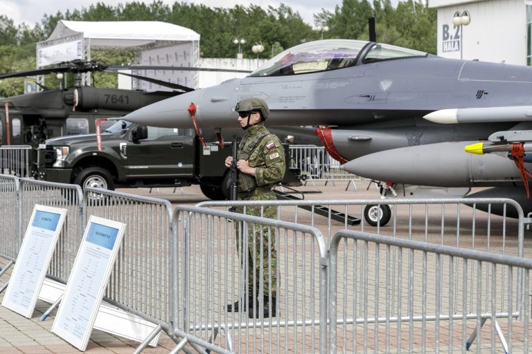 stíhačka F-16