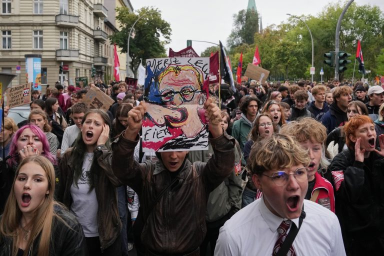 Nemecko študenti protest povinná vojenská služba