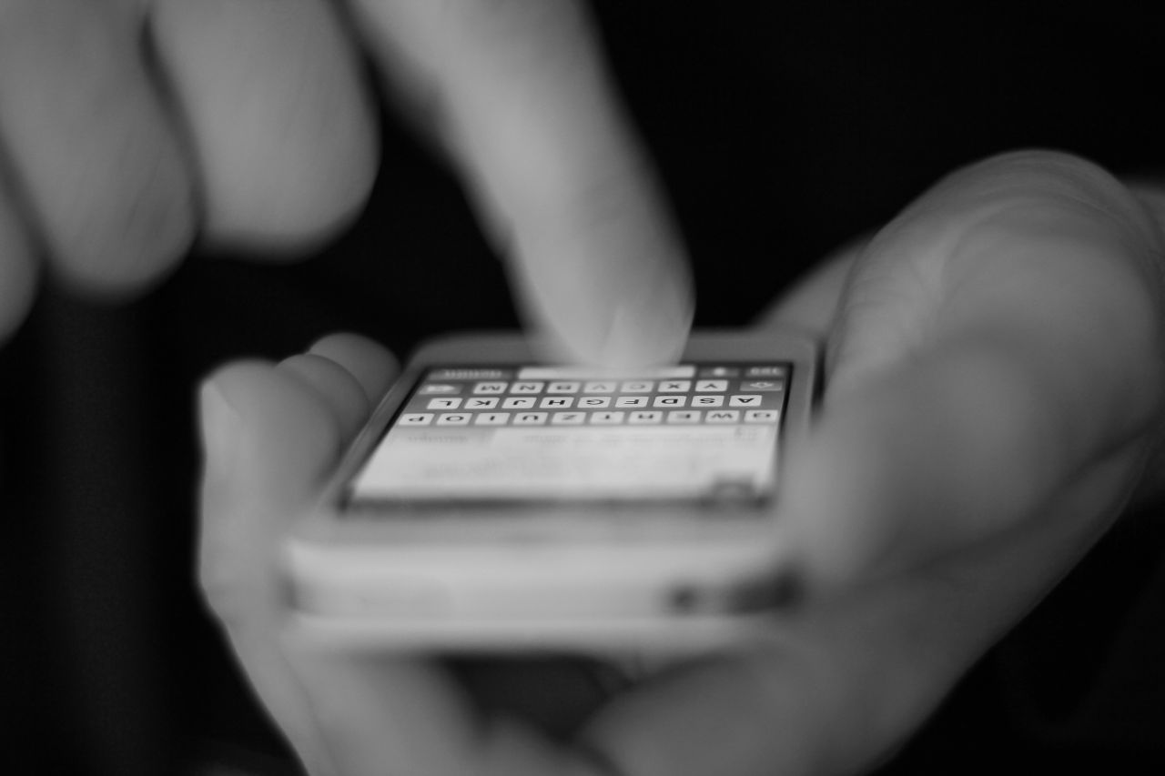 SMS, telefón