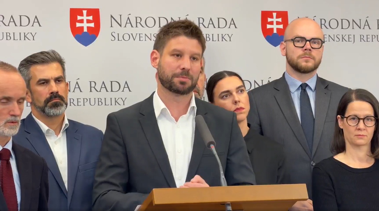 Tlačová konferencia PS