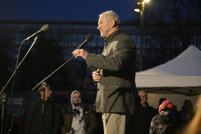 Róbert Bezák