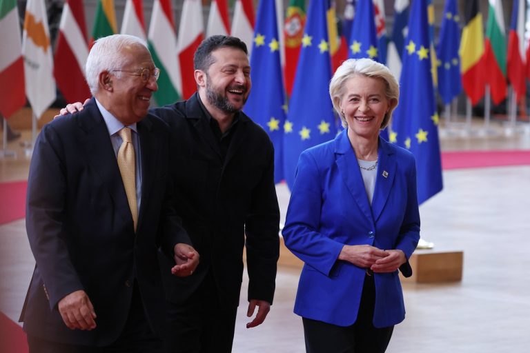 Ursula von der Leyenová Antonio Costa Volodymyr Zelenskyj