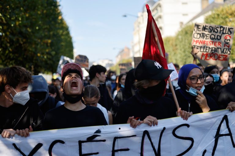 Francúzsko protesty stredné školy