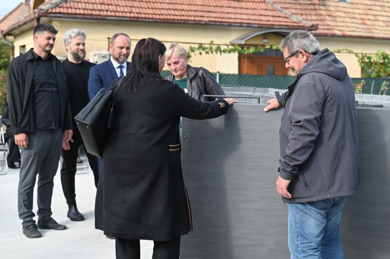 Veľká Mača Pamätník slobody slova